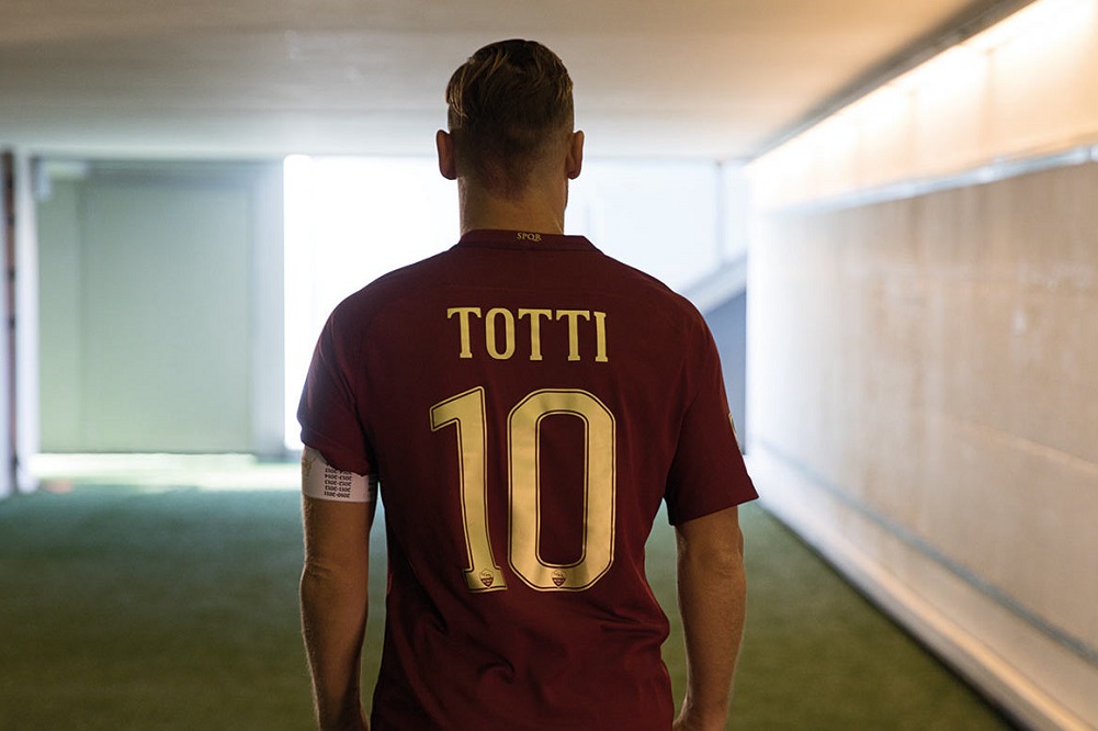 “Un capitano”: la storia di Totti in un libro
